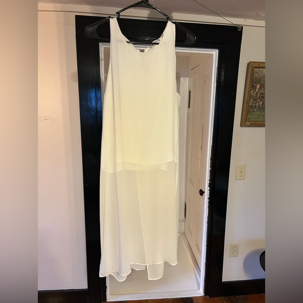 Elegant White Sleeveless Blouse